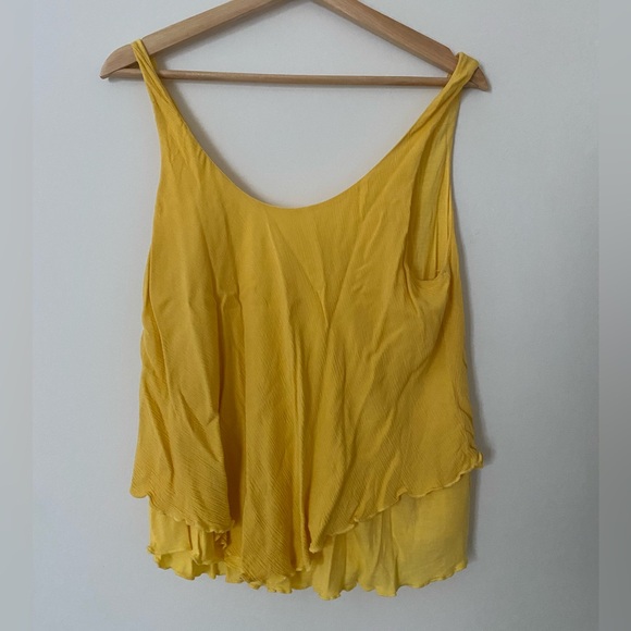 Cute yellow top. Size L. - Picture 3 of 3